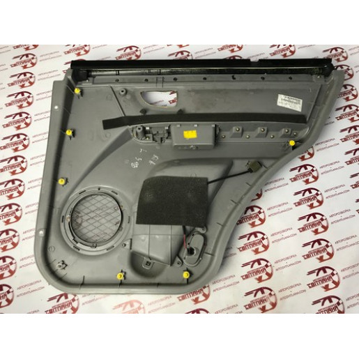 Карта двері задньої лівої Kia Sorento 2002-2006 833013E011J3
